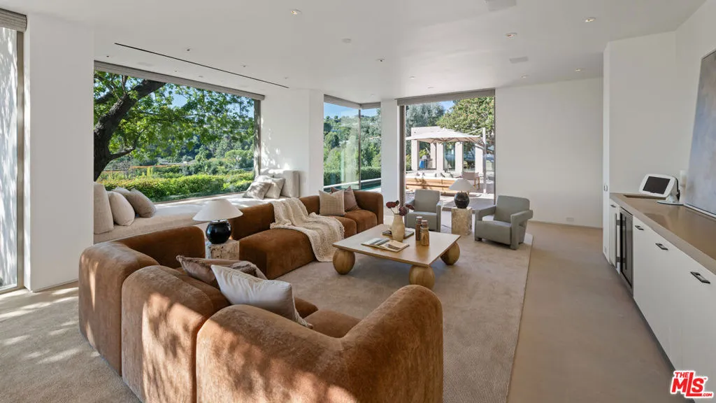 1016 N Hillcrest Road, Beverly Hills, California 90210 home-pic-8